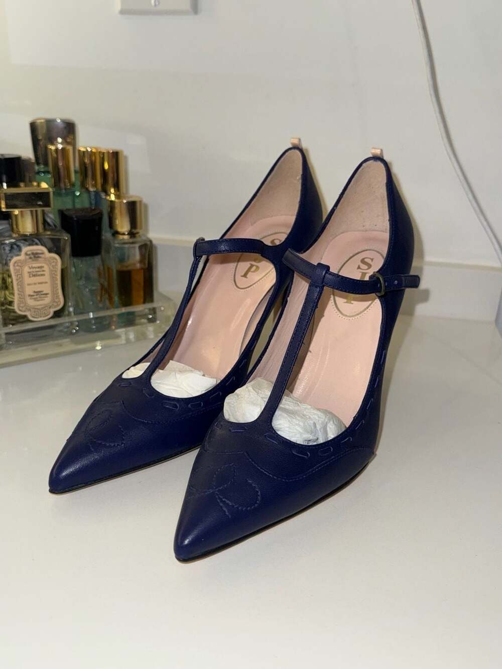 SJP Sarah Jessica Parker Navy Leather T-Strap Pointed Toe Heels Size 36 - Picture 3 of 10